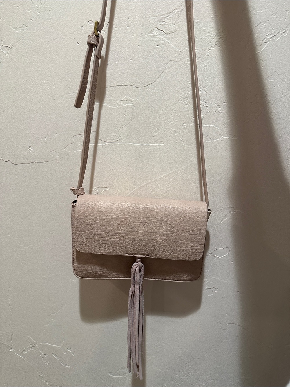 Women’s Crossbody Bag with Tassel - Blush